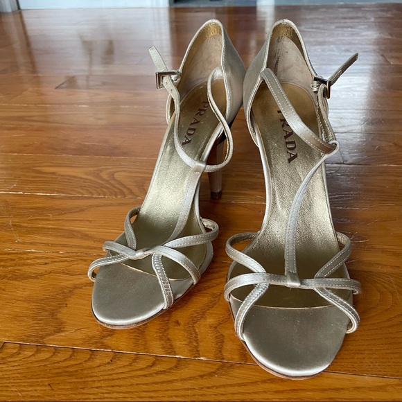 Gorgeous prada heels size 6.5 - Picture 2 of 3